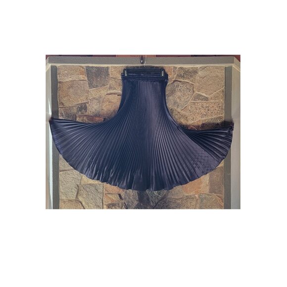 Classic Sateen Midi Accordion Skirt (Size 14-18) - Picture 2 of 5